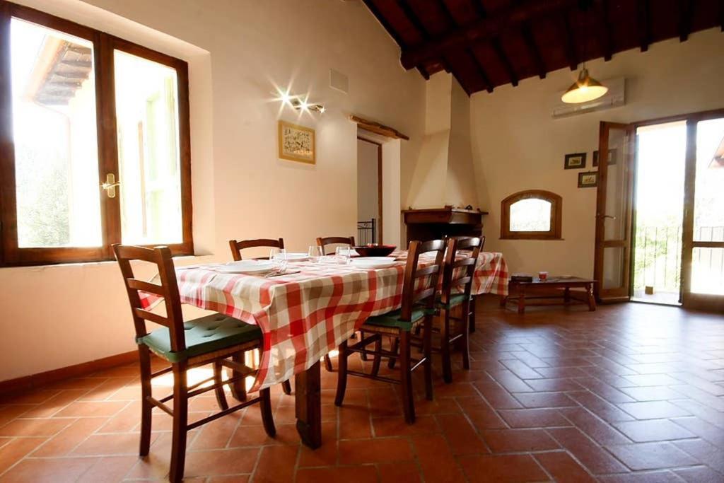 Villa Con Piscina 10 Posti Letto, L'Oliveta Di Rivalto Кьянни Экстерьер фото